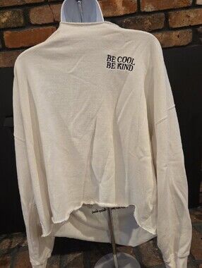 Aeropostale Cream Crewneck Sweatshirt with Black 'Be Cool Be Kind' Graphic